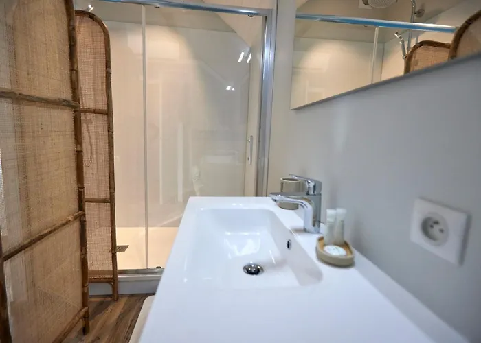 L'appart De La Grande Boutique Du Vin Μπον